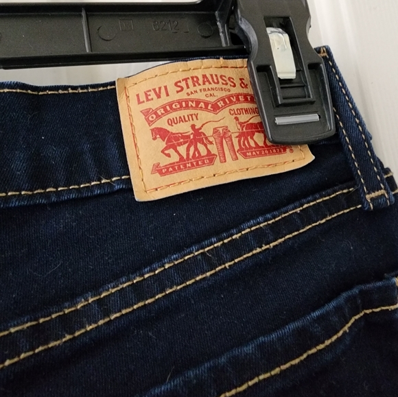 Levi Skinny Jeans - Picture 2 of 3